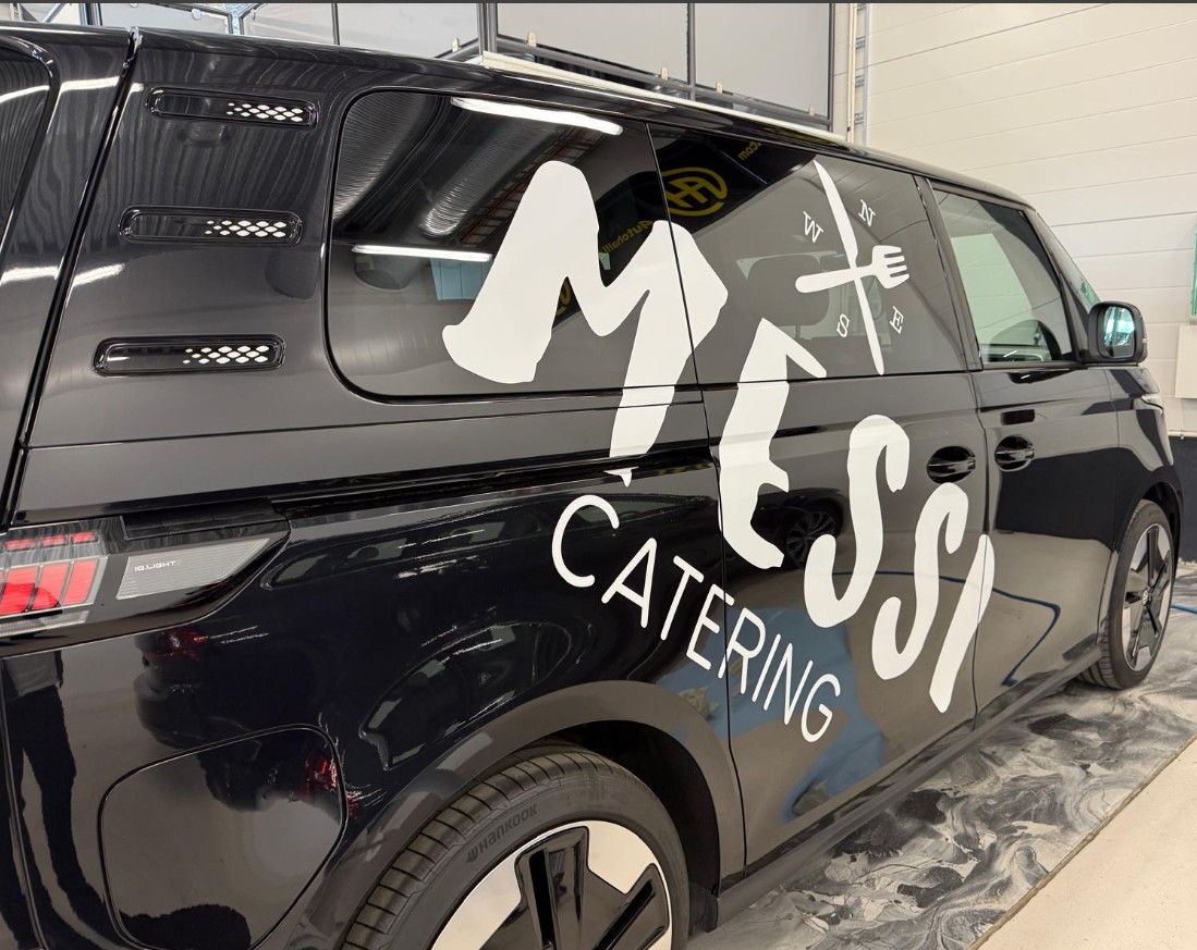 Autoteippaus Turku – mainosteippaus yritysautoon Offset-House Oy